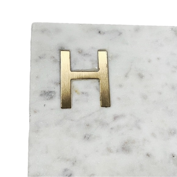 NWT Williams Sonoma Marble & Brass Monogram “H”Board - Picture 5 of 10